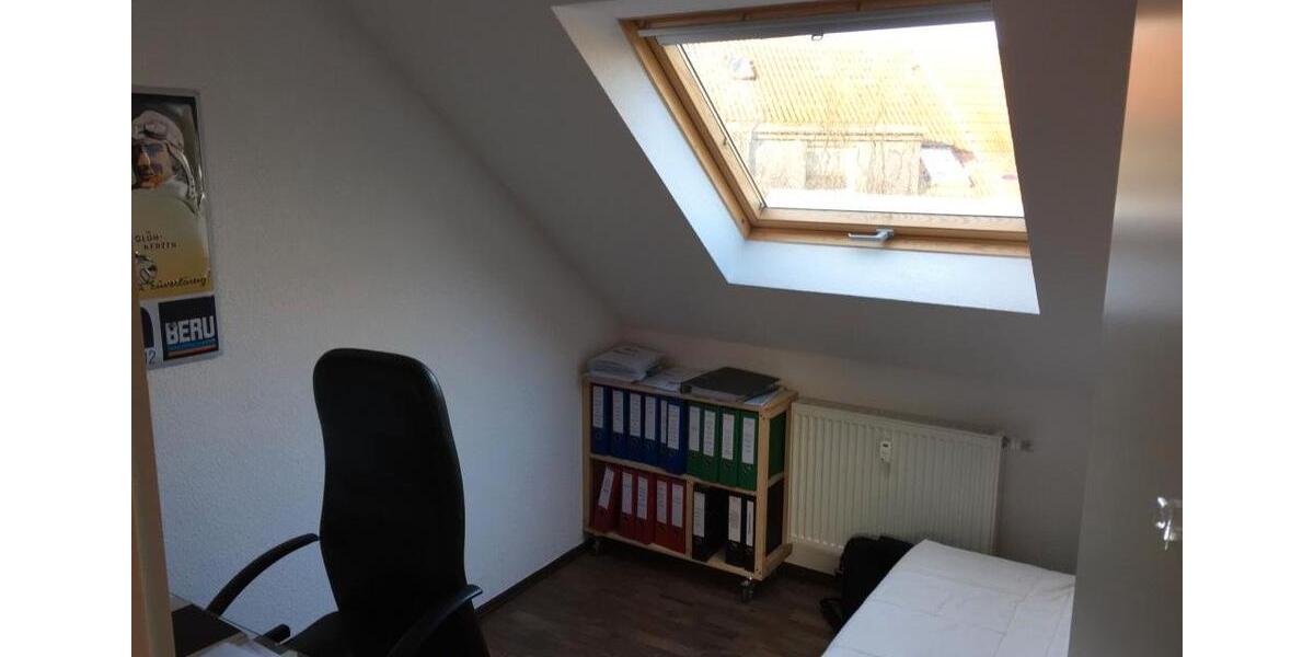 Dachgeschoßwohnung Tönisvorst - 4 Zimmer, 80 m&sup2;, 720&euro; | Angebot:26126042