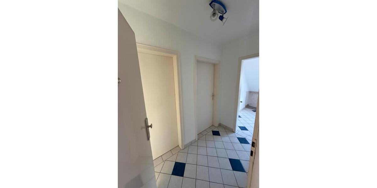 Sofort Frei ! 2,5 Zimmer DG Wohnung in Top Lage 2 zimmer