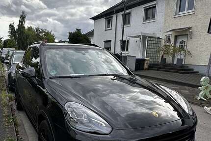 Porsche Cayenne 205.000 km 41.500 € Düsseldorf 40468