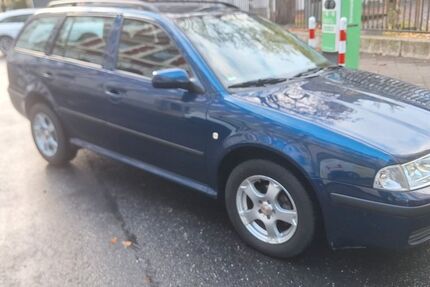 Skoda Octavia 97.625 km 4.950 € DÜSSELDORF 40219