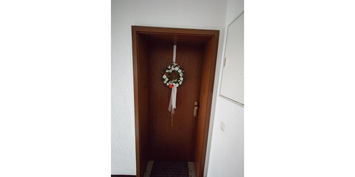 Lichtdurchflutete 2 Zimmerwohnung mit Einbauschrank in gepflegter Wohnlage 3 zimmer