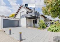 Modernes Wohnkonzept - neuwertiges Haus-im-Haus im Neusser Süden