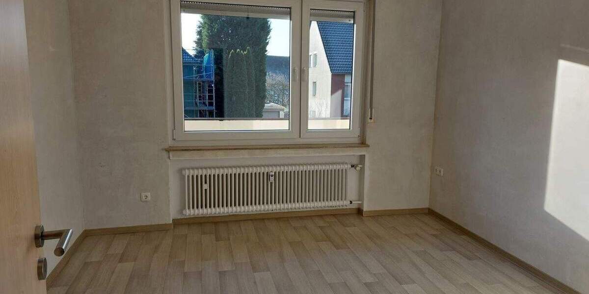 Gemütliche 3,5 Zimmer Wohnung mit Balkon, Wannenbad und GWC! 3 zimmer