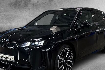 BMW iX 4.515 km 83.990 € Krefeld 47800