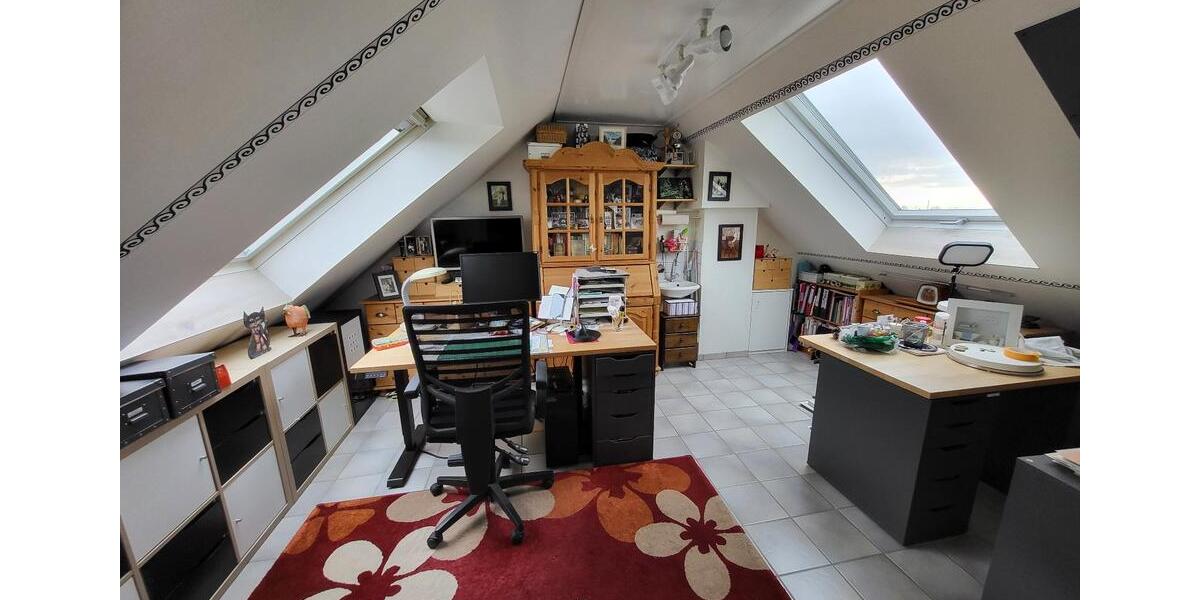 Großzügige DG-Wohnung in ruhiger Lage ohne Provision 4.5 zimmer