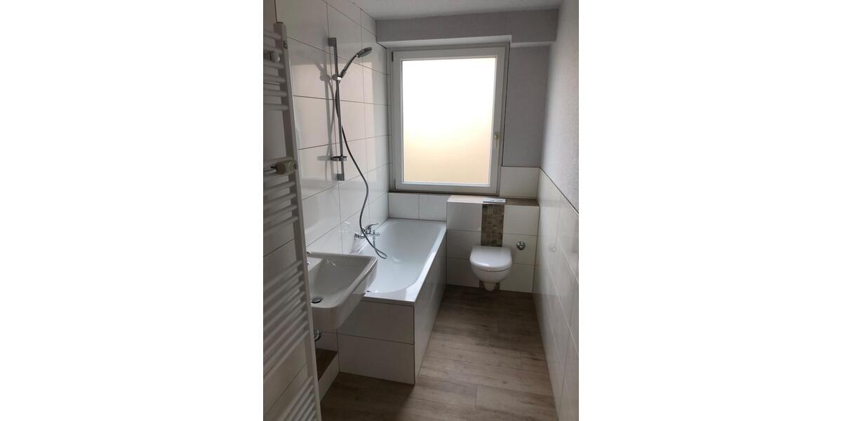 E-Rüttenscheid 84QM, renoviert, 3 Zimmer + Küche, 3. Obergeschoss 3 zimmer