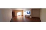 Große Wohnung mit Aufzug und großer Garage