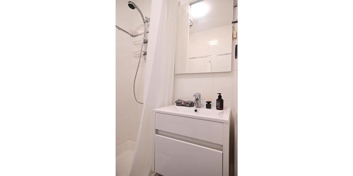 Vollmöblierte Wohnung vom 23.1. - 28.2. 2026 in Rüttenscheid 1 zimmer