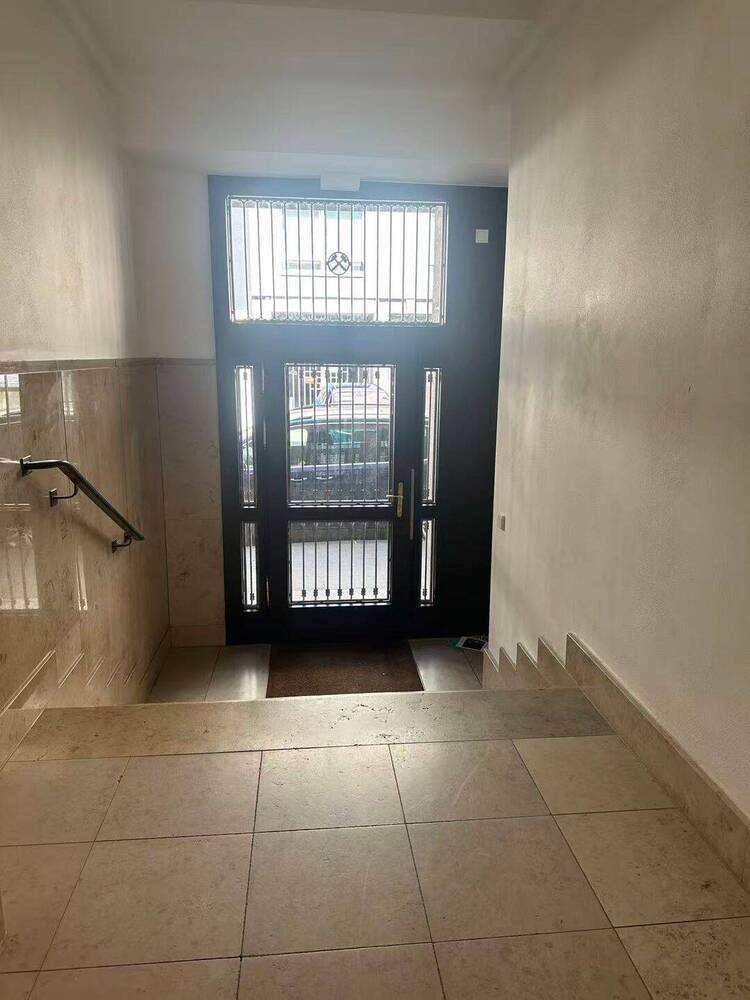 Neu sanierte 5-Zimmer-Wohnung mit XXL-Balkon im Herzen von Düsseldorf