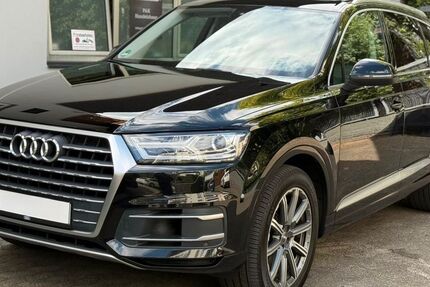 Audi Q7 199.035 km 27.800 &euro; Düsseldorf 40627