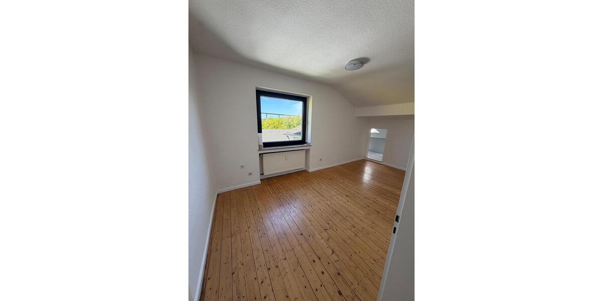 Dachgeschoßwohnung Mülheim an der Ruhr Linksruhr - 1 Zimmer, 35 m&sup2;, 480&euro; | Angebot:26411524
