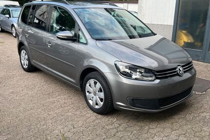 VW Touran 196.000 km 6.480 &euro; Essen 45141