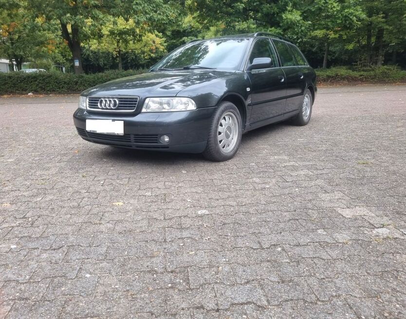 Audi A4 290.000 km 2.600 € Oberhausen 46119