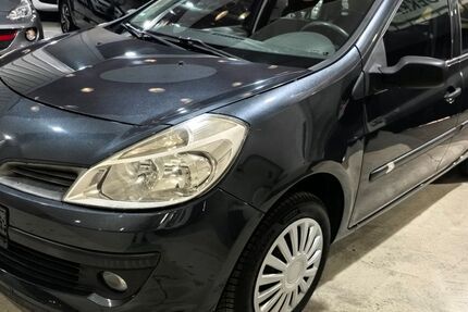 Renault Clio 149.239 km 2.500 &euro; Voerde 46562