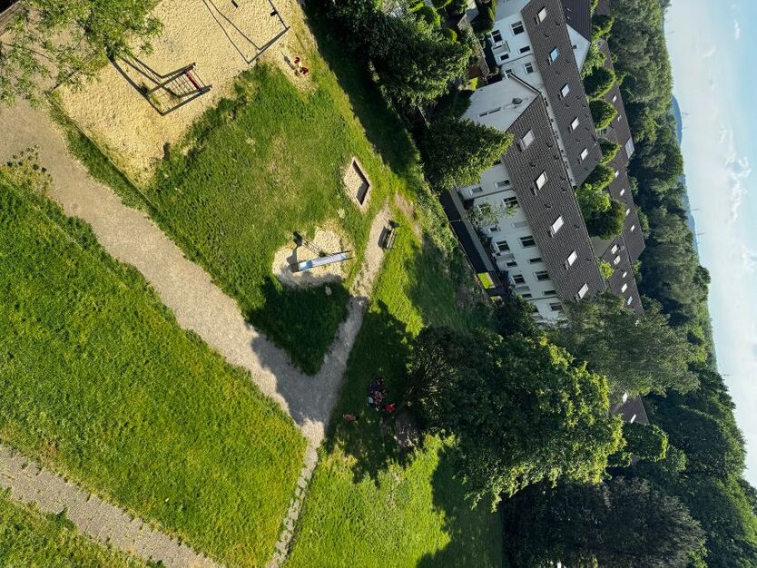 schöne helle sanierte Wohnungen mit Balkon ab sofort! 3 zimmer