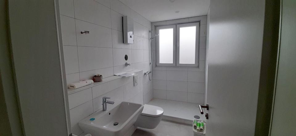 Frisch renovierte Dachgeschosswohnung 4 zimmer