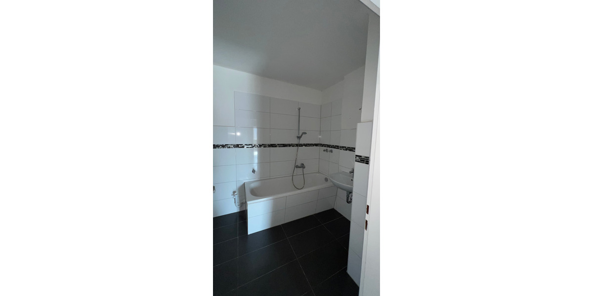 Etagenwohnung Voerde (Niederrhein) - 3.5 Zimmer, 74 m&sup2;, 703&euro; | Angebot:25871606