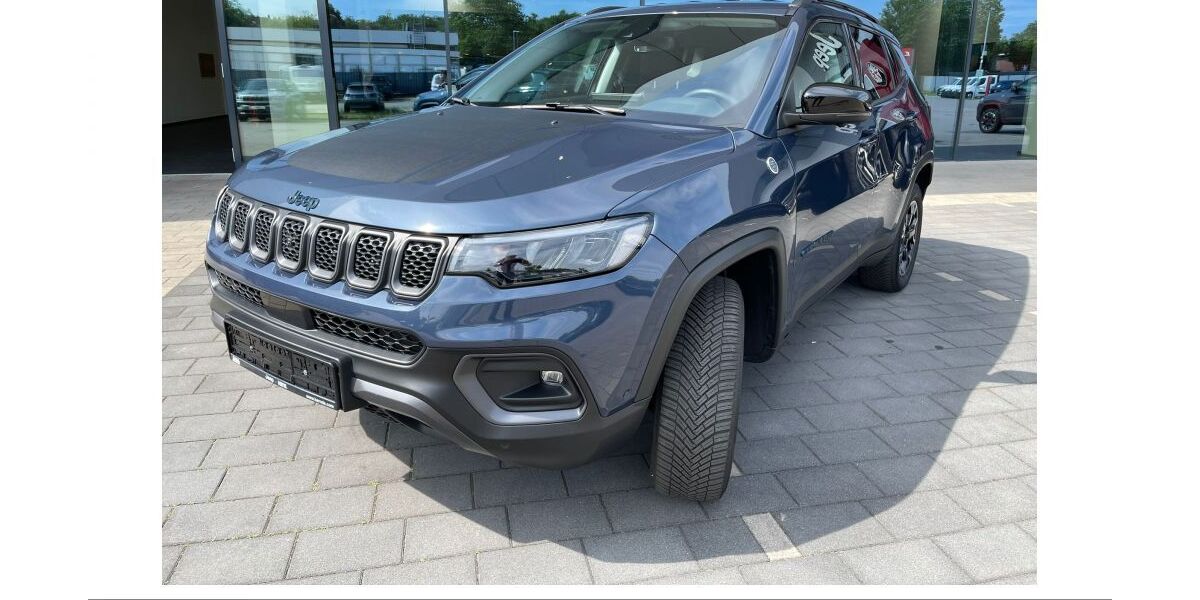 Jeep Compass 60.600 km 24.990 &euro; Oberhausen 46049