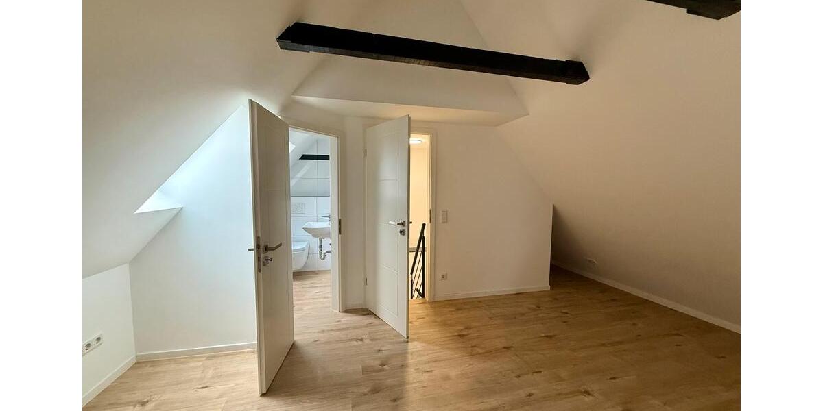Maisonettenwohnung Moers - 4 Zimmer, 125 m&sup2;, 1.350&euro; | Angebot:25102167