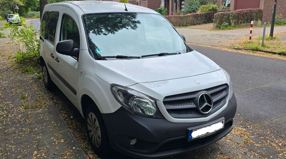 Mercedes-Benz Citan 69.500 km 10.600 € Düsseldorf 40217