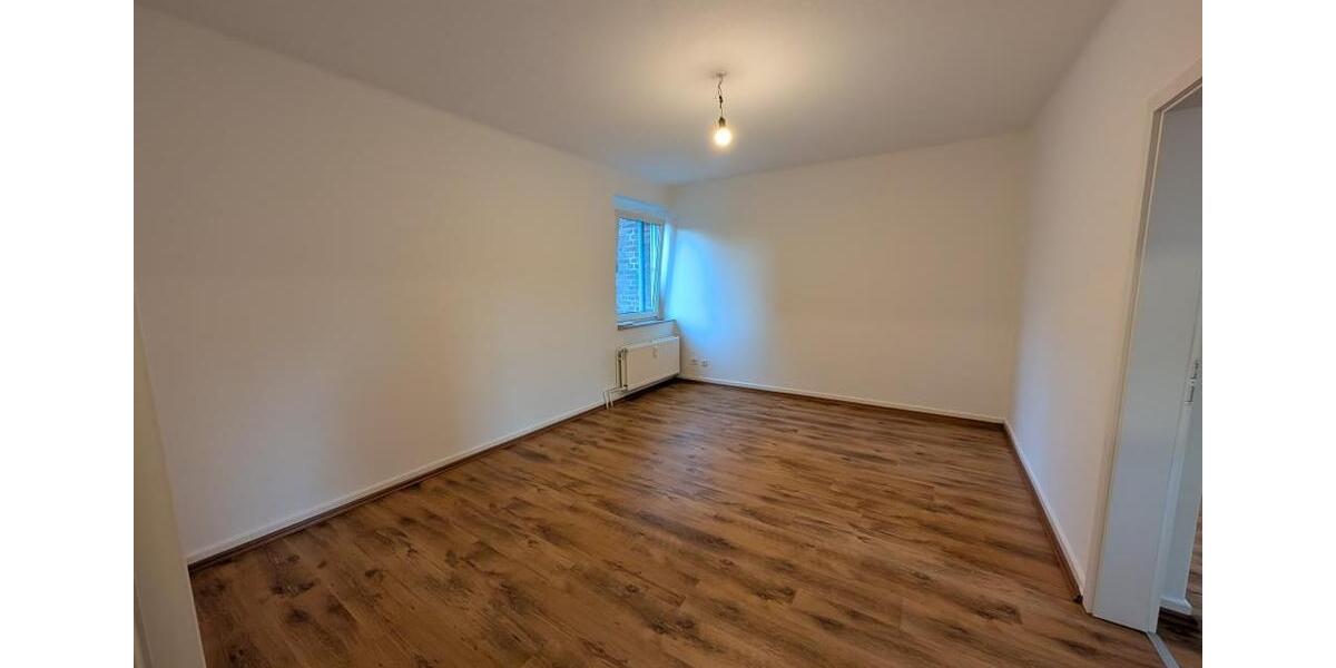 ~ Tolle Etagenwohnung + renoviert + ruhige Lage nah am Kanal ~ 2 zimmer