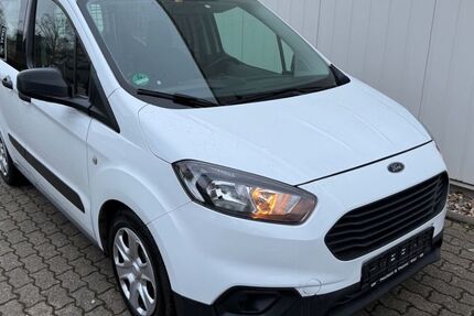 Ford Tourneo Courier 148.000 km 7.999 &euro; Wesel 46485