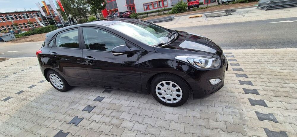 i30