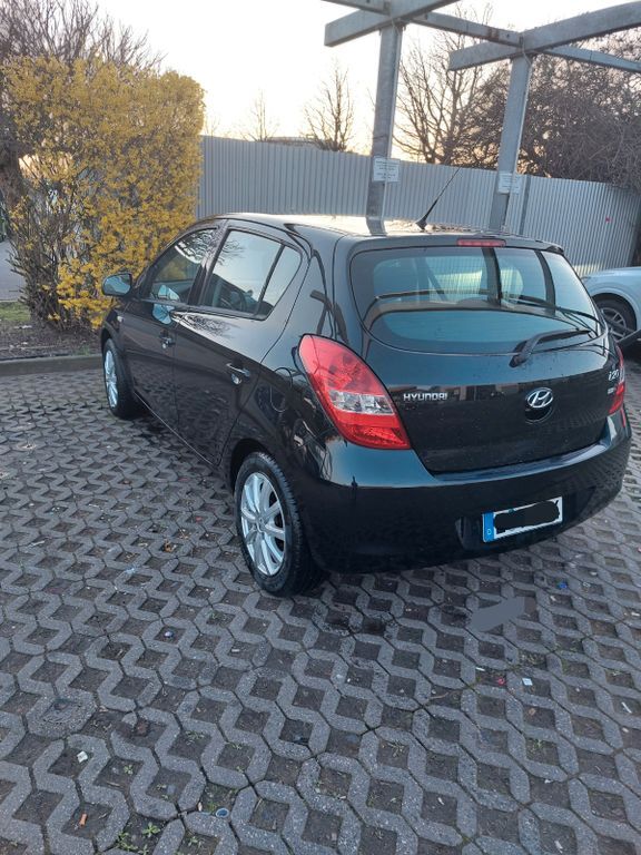 i20