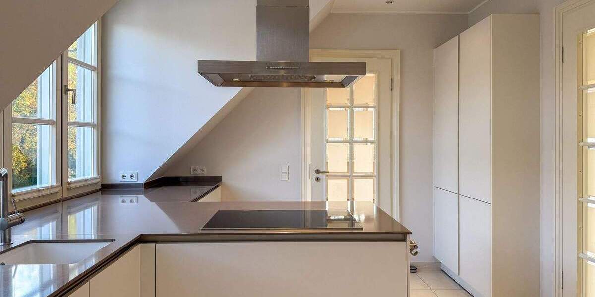 Luxuriöse 4-Zimmer-Maisonette im Zooviertel - Süd-Balkon, Einbauküche & zwei TG-Stellplätze 4 zimmer