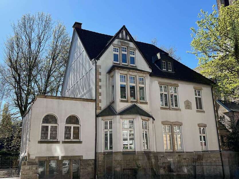 Haus zum Kaufen in Gelsenkirchen 620.000 € 418 m² 14 zimmer