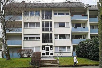 Charmante 4-Zimmer-Wohnung mit drei Balkonen und Kachelofen in ruhiger Lage von Baden-Baden