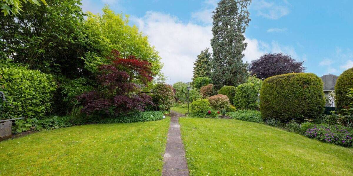 Mehrfamilienhaus, Wohnhaus Krefeld Uerdingen - 8 Zimmer, 201 m&sup2;, 475.000&euro; | Angebot:26695172