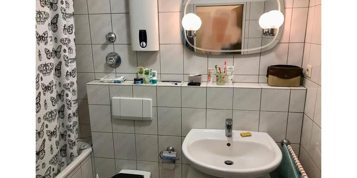 gemütliche DG-Wohnung, gut geschnitten 1 zimmer