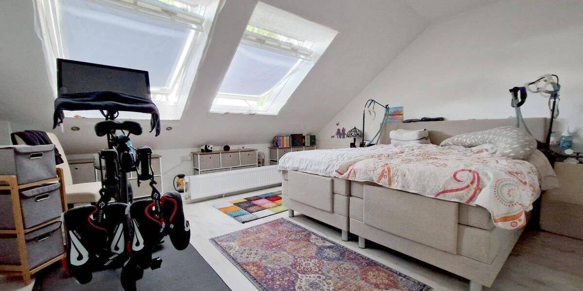 Solide vermietete moderne Wohnung mit Dachterrasse und Garage. 3 zimmer