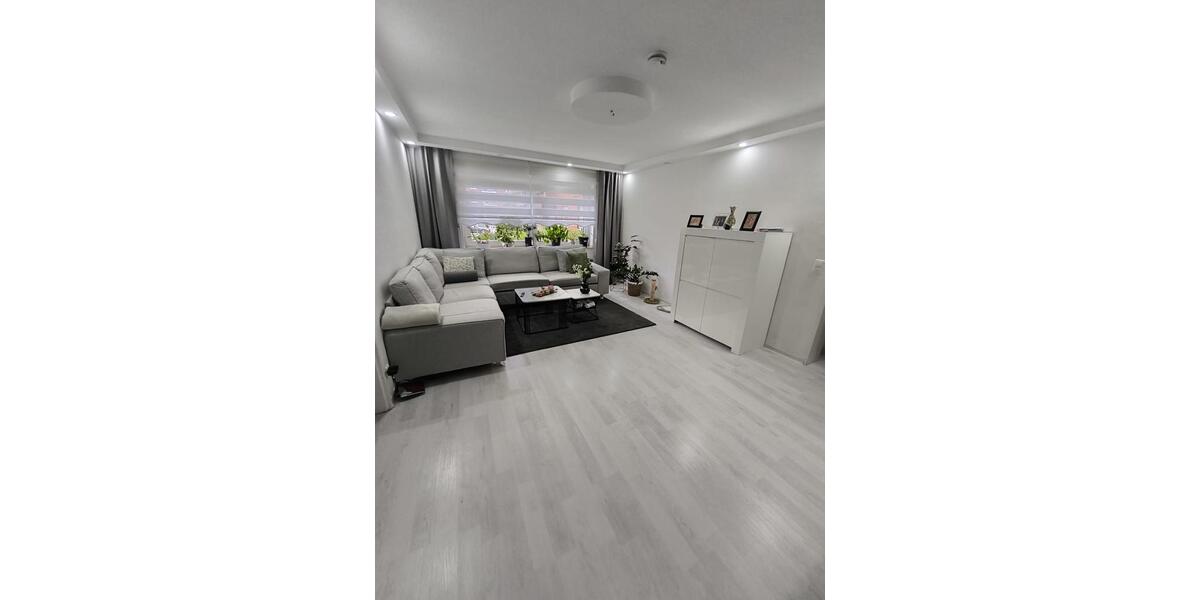 Erdgeschoßwohnung Duisburg Huckingen - 4 Zimmer, 98 m&sup2;, 200.000&euro; | Angebot:26383128