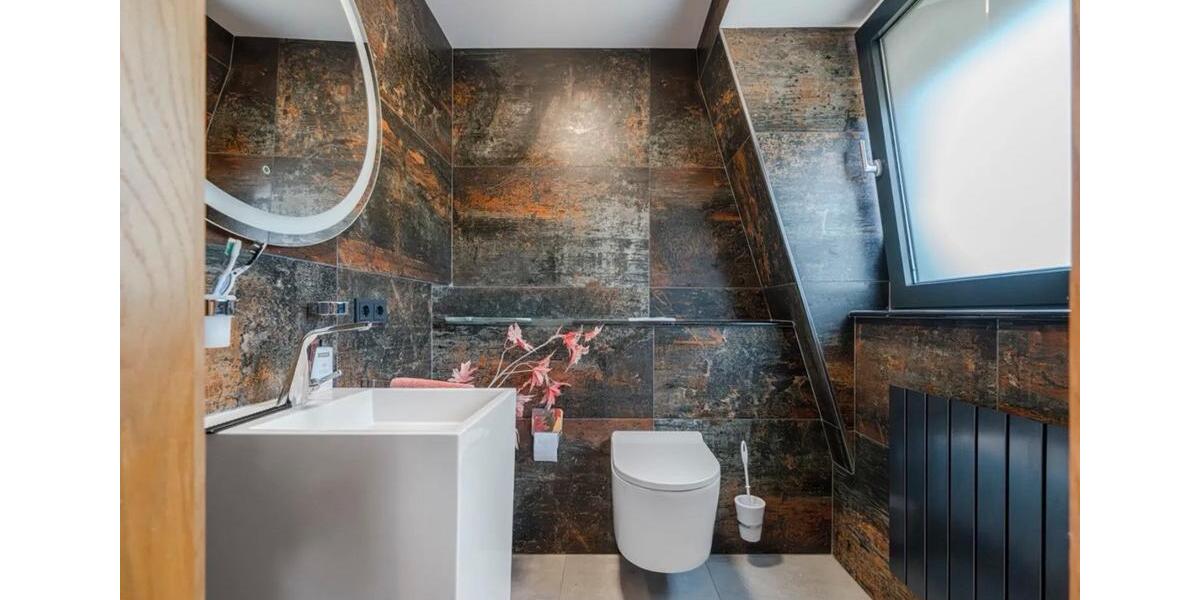 Einfamilienhaus Essen Stadtbezirk IX - 7 Zimmer, 307 m&sup2;, 300&euro; | Angebot:25396674