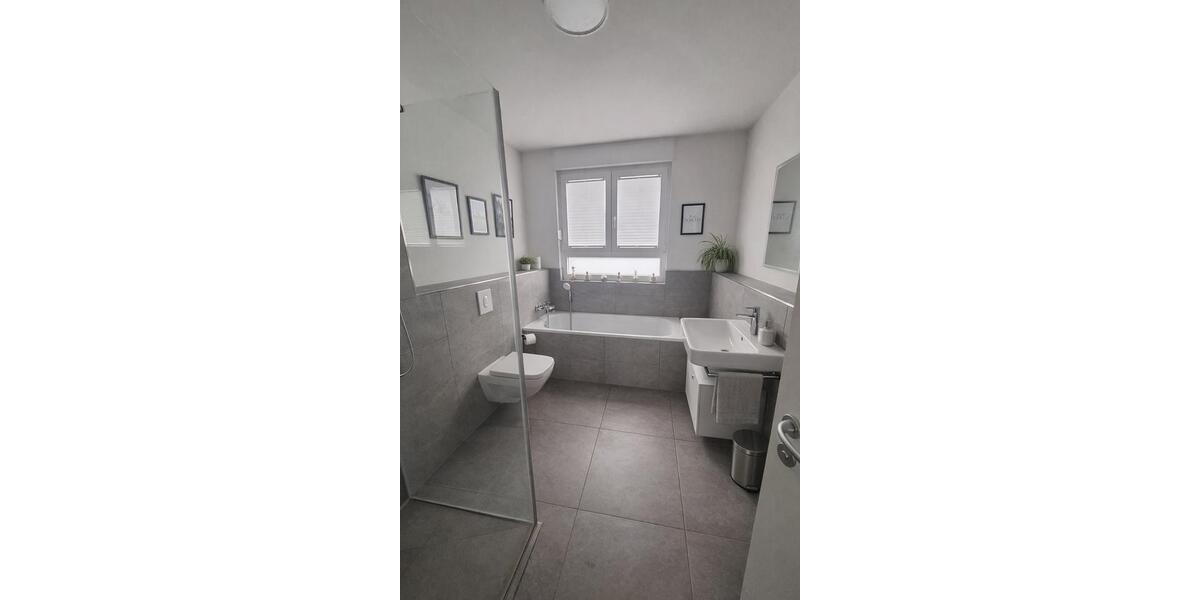 Neubau zu Verkaufen, Solar, Wärmepumpe, Kamin, Poolvorbereitung 5 zimmer