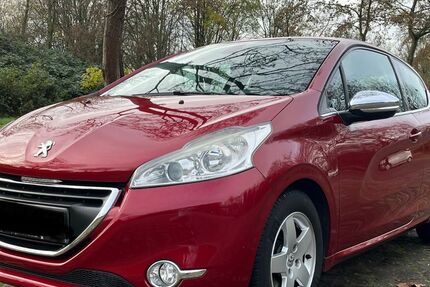 Peugeot 208 136.700 km 4.444 &euro; Duisburg 47169
