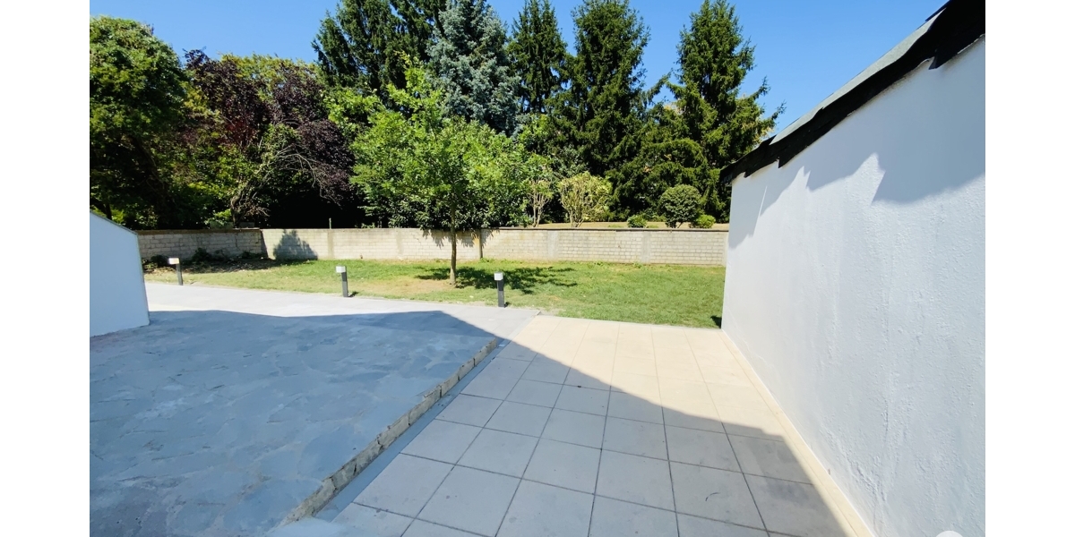 Einfamilienhaus mit 5 Zimmern und 2 Bädern, großem Garten ideal für Familien. Komplett saniert! - Einfamilienhaus Düsseldorf / Rath Rath | Angebot:27112998