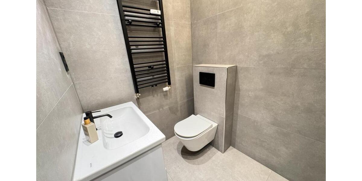 Luxus 2 Zimmer Wohnung m. Einbauküche u. 2 Bädern! 2.5 zimmer