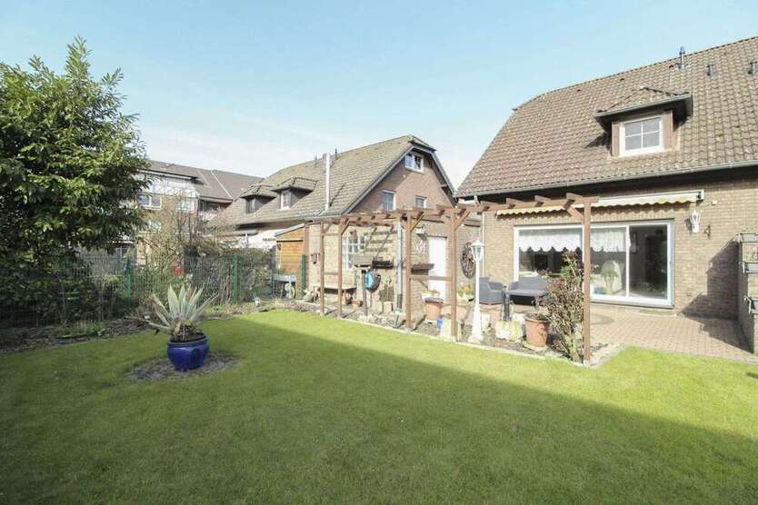 Haus zum Kaufen in Duisburg 439.000 € 130.23 m²