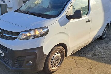 Opel Vivaro 110.000 km 16.790 &euro; Essen 45307