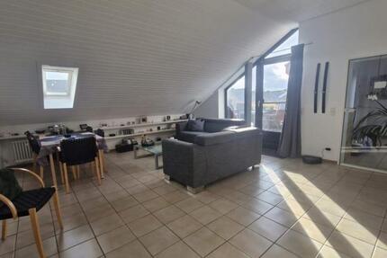 Schöne Wohnung mit Einbauküche und Dachterasse am Jungbornpark 3 zimmer