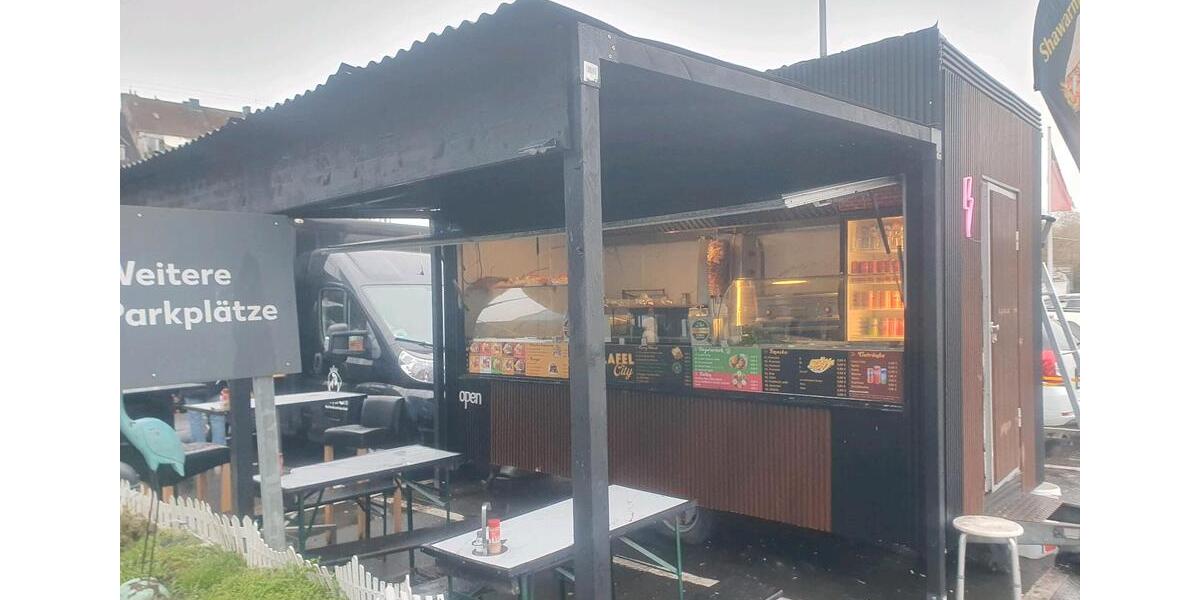 Feste Imbisswagen mitten in Düsseldorf zimmer