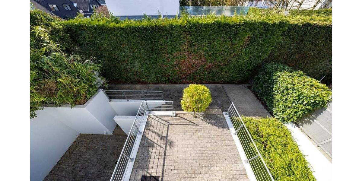 In Top-Wohnlage von Meerbusch-Lank! Lichtdurchflutetes Architektenhaus im Bauhausstil 5 zimmer