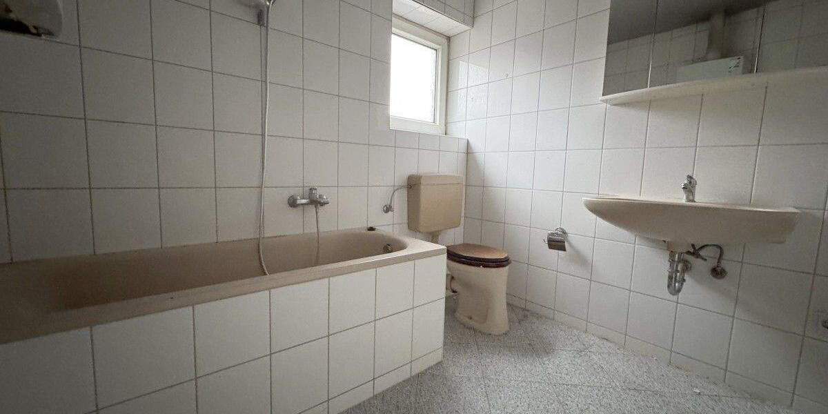 Handwerker aufgepasst! Wohnen & selbst gestalten - Mietfrei + Zuschuss 3 zimmer