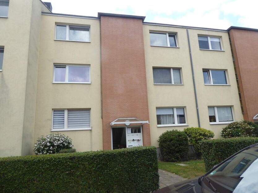 EXKLUSIV KOMPLETT MÖBLIERT EINBAUKÜCHE SANIERTES BAD GROßER BALKON LAMINAT 1. ETAGE WERSTENUNINÄHE 2 zimmer