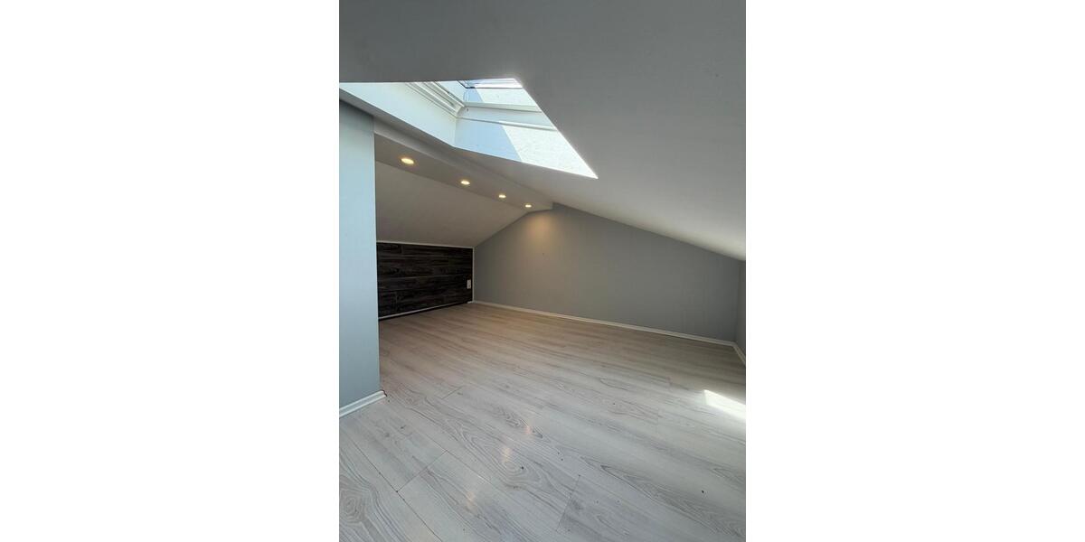 Dachgeschoßwohnung Mülheim an der Ruhr Linksruhr - 1 Zimmer, 35 m&sup2;, 480&euro; | Angebot:26411524