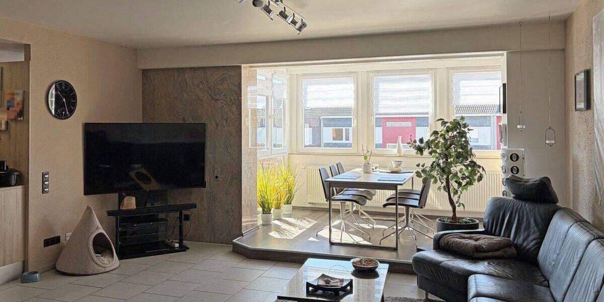 Etagenwohnung Velbert Mitte - 3 Zimmer, 105 m&sup2;, 225.000&euro; | Angebot:26833341