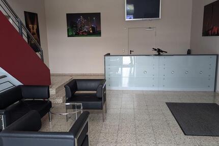 große Büroetage im Gewerbegebiet Henrichshütte zimmer